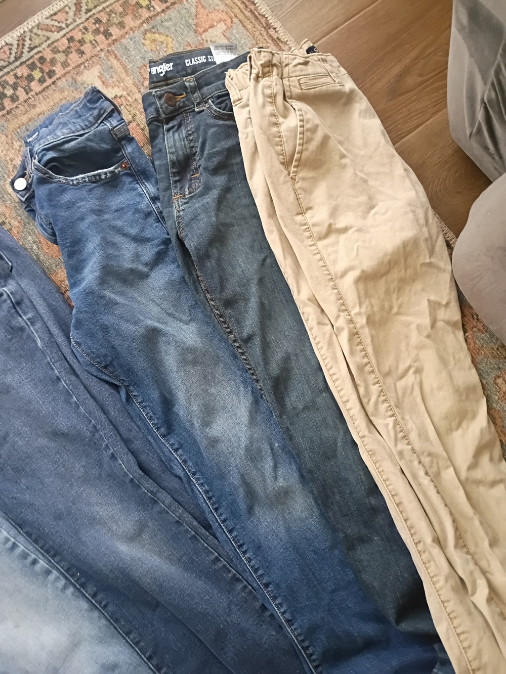 Mixed Lot of Denim Jeans and Khaki Pants - Blue & Tan - Picture 2 of 5